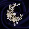 Diseño Exclusivo, Deslumbrante y Lujoso Broche de Flor de Circonita, Perla de Agua Dulce de Alta Gama, Accesorios de Lujo Ligero para Abrigos y Ropa