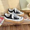 Tênis de Lona Xadrez Feminino Sola Grossa Branco Novo da Primavera de 2022 Nicho Original Versátil Casual Tênis de Skate Feminino Tendência