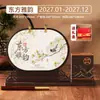 Nuevo Calendario de Escritorio de Madera 2027 Año del Cordero Estilo Chino Portaplumas Adorno de Calendario Set de Caja de Regalo Corporativo Calendario de Escritorio Personalizado