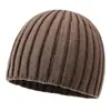 Gorro tejido negro de punto para hombre, nuevo para otoño e invierno, transfronterizo, versátil, cálido y adelgazante, gorro de punto acanalado de color sólido