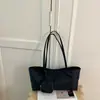 Bolso de Hombro Simple de Nylon Moda Ligero Gran Capacidad Estilo Perezoso Bolso Madre-Hijo Versátil Bolso de Mano para Viaje Nuevo Estilo