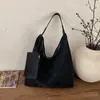 Bolsa de Ombro Feminina Transfronteiriça 2026 Nova Coleção Outono/Inverno Estilo Preguiçoso Grande Capacidade Retrô Sob o Braço Bolsa Tote para o Dia a Dia
