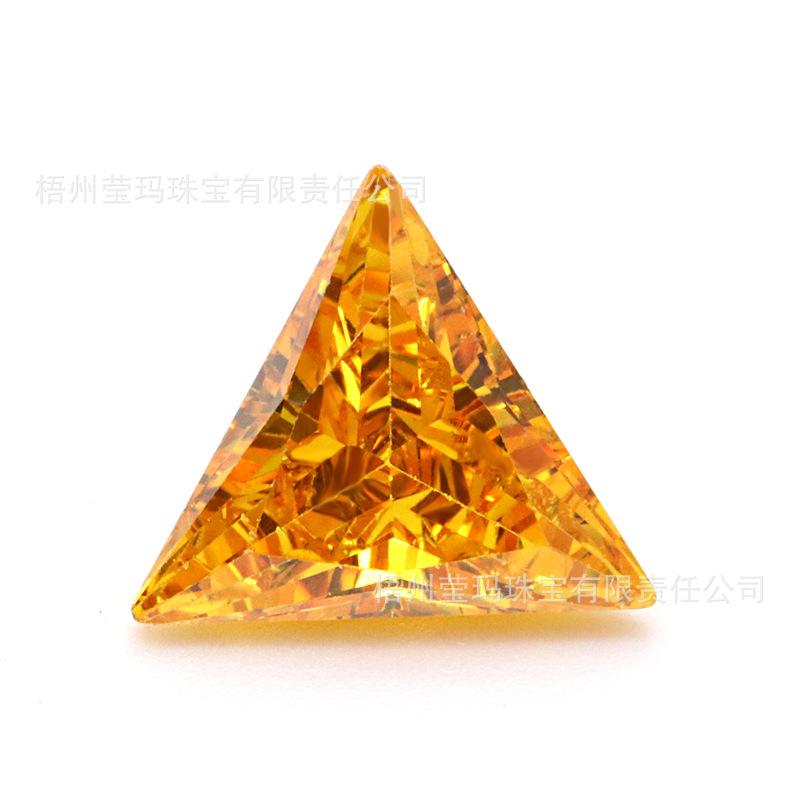 三角形金黄锆石