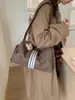 Bolsa de Lona Listrada Casual Leve Versátil Outono Inverno para Mulheres 2025 Nova com Zíper Grande Capacidade Bolsa Transversal de Viagem