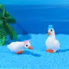 Adornos de Cisne Blanco de Resina para Micro Paisajes Decoraciones de Ganso Blanco Manualidades de Patos Blancos Accesorios DIY de Waterpolo Pato con Turbante