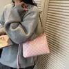 Bolsa Feminina de Luxo 2025 Nova Tendência Moda Textura Estampada Bolsa de Ombro Grande Capacidade Bolsa para o Dia a Dia Bolsa de Corrente