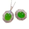 2026 Novo Modelo Zhuang Shengsheng Joias Calcedônia Verde Imitação Conjunto de Pingentes Vintage de Luxo Leve Pedra Principal 15*18