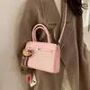 Bolsa de Ombro Transversal Casual Fashionable Estilo Ins Nova Coleção Primavera 2026 Bolsa de Mão Simples de Alto Valor para Mulheres
