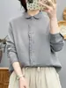 Camisa Blanca de Manga Larga Estilo Commuter para Mujer, Corte Holgado, Adelgazante, Versátil, Top Casual de Algodón Puro, Chaqueta de Encaje de Gasa de Algodón de Doble Capa