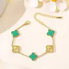 Pulsera de acero de titanio chapada en vacío 18k, diseño de nicho, trébol de cuatro hojas, floral, pulsera de moda de alta gama