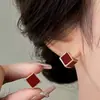 Pendientes Cuadrados de Plata de Ley Color Borgoña para Otoño e Invierno, Pendientes Únicos de Nicho de Alta Gama, Nuevo Estilo Popular 2025, Accesorios para Orejas de Lujo Ligero, Aretes de Clip
