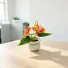 Simulación Tres Flores de Jazmín Planta Pequeña en Maceta Hogar Sala de Estar Escritorio Flores Artificiales Bonsái Creativo Maceta Yuanbao Adorno de Flor Artificial