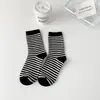 Meias de Comprimento Médio para Outono e Inverno Meias Listradas da Moda Meias de Algodão Femininas Estilo Coreano Meias Femininas Estilo Japonês Meias Versáteis