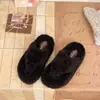 Pantuflas de algodón con suela gruesa de espiga para otoño e invierno, nuevo modelo 2026, pantuflas peludas para mujer para usar en exteriores, retro y a la moda