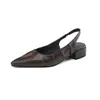 Novo Estilo Estilo Fragrante Plissado Baotou Apontado Apontado Sandálias Vazadas Sapatos de Salto Baixo Grosso Tamanho 32-43 Tamanho Sapatos de Comércio Exterior