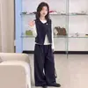Conjunto de Ropa de Otoño para Niñas 2026 Nuevo Moda Moda Infantil Estilo Coreano Chaleco de Moda Conjunto de Tres Piezas Ropa de Primavera y Otoño para Niñas Moda