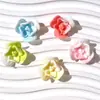 Flor de Camelia Simulada Nueva DIY Pegamento en Crema Pasador Accesorios para el Cabello Pasador Decoración para Funda de Teléfono Móvil Materiales Accesorios de Resina