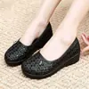 Sandalias Casuales Elegantes para Mujer 2026 Nuevo Estilo Sandalias de Plástico para Mujer para Usar Afuera, Sandalias Cerradas Ultra Suaves Huecas Transpirables
