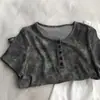 ¡Tie-dye gris! Camiseta de encaje acanalada estilo coreano vintage con hombros caídos y manga corta, cuello redondo abotonado versátil, top estilizado