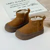 Botas de Nieve para Niños Otoño 2026 Estilo Nuevo Acolchadas con Felpa Cálidas Botas de Algodón Botas Cortas de Algodón Grandes para Niñas Zapatos de Algodón para Niños Modernos