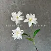 Flores Artificiales Impresas en 3D Lirio Pequeño de 3 Cabezas Decoración de Salón de Bodas Flor Decorativa de Jardín Monet Arreglo Floral Venta al por Mayor Transfronteriza