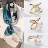 Hebilla para pañuelo de seda, anillo pequeño cuadrado para bufanda, broche de perla simple, sujetador versátil para chal, hebilla para esquina de ropa, accesorio creativo