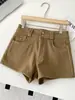 Shorts casuales retro versátiles de estilo coreano de cintura alta para mujeres petite, diseño de dos botones, nuevos shorts adelgazantes y engrosados de otoño e invierno