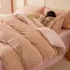 Conjunto de Roupa de Cama de Veludo de Leite 100% Algodão Quatro Peças Capa de Edredom Lado Único Algodão Lado Único Veludo Capa de Edredom Individual Pessoa Única Quente Mais Veludo Conjunto de Três Peças