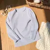 Camiseta interior básica de manga larga con retazos de encaje para niñas, estilo primavera y otoño, top de color liso estilo coreano, elegante camiseta interior con volantes para niños pequeños