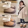 Botas de Algodón para Niñas 2025 Invierno Nuevas Botas Casuales Cálidas de Terciopelo para Niños Botas Cortas de Cachemira Antideslizantes para Niños para Exteriores
