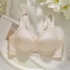 5527 Popular Jelly Seda Aceitosa Brillante Sin Costuras Lencería Pecho Pequeño Levanta Busto Sujetador Push-Up para Mujer Sin Aros