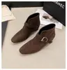 Novas Botas Minimalistas e com Salto Embutido para Mulheres Estilo Britânico Botas Curtas Salto Plataforma 2026 Botas da Moda Tendência Outono/Inverno 5cm Versátil