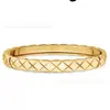 Pulsera Exquisita de Patrón de Diamantes Diagonales en Oro Rosa de 18 Quilates, Oro, Platino y Oro Blanco Estrecha y Ancha