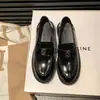 Estilo novo de primavera fivela quadrada pequena dourada estilo britânico versátil bico redondo salto grosso mocassins para mulheres