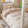 Conjunto de três peças estampado de algodão puro de alta qualidade estilo Ins para dormitório estudantil, lençol de solteiro e lençol com elástico de algodão, atraente