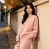 Nuevo suéter de punto de lana con forro polar para otoño e invierno para mujer, con cuello en V, corte holgado y un estilo relajado y moderno en colores lisos