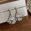 Pendientes de Borla con Forma de Abanico Incrustados con Diamantes Estilo Palacio Retro con Diseño Exquisito, Pendientes de Nicho con un Toque de Lujo Ligero y de Alta Gama para Mujer
