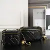 Bolso de Hombro para Mujer de Cuero Genuino de Marca Nueva y de Moda, Bolso Cruzado Moderno y Versátil, Bolso Caja Multifuncional Pequeño con Cadena Dorada de Bolas
