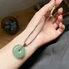 Pendente da Paz em Jade Aventurina Natural Pingente de Arenito Verde Novo Estilo Chinês Jade Hetian Verde Claro Ornamento de Colar Alternativo