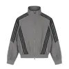 Chaqueta retro americana de calle deportiva con rayas y cuello alto para hombres y mujeres, nueva prenda exterior holgada y casual para otoño de 2026