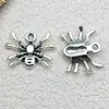 Colgantes de Halloween Peculiares Transfronterizos Araña Calavera Aleación Accesorios para Joyería DIY Pulsera de Plata del Tíbet Amuletos para Collar
