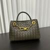 Moda Europea y Americana 2024 Nueva Bolsa Tejida Gran Capacidad Versátil Cadena Bolso Tote de Piel de Vacuno Bolso de Hombro Casual de Mano
