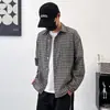 Camisa xadrez básica retrô japonesa para primavera e outono, para homens e mulheres, estilo universitário, solta, casual, com colarinho virado e padrão xadrez