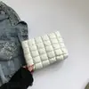 Moda de hilo bordado simple 2024 otoño e invierno nuevo estilo coreano chaqueta acolchada de algodón espacial bolso de moda para mujer de gran capacidad para llevar a mano