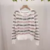 Suéter Chique Novo Estilo Feminino Jacquard Outono e Inverno Tricô Listrado Gola Redonda Base Étnica Tendência Top Retrô
