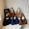 Bolso Estilo Universitario para Mujer Versátil Casual Hueco Tote Suede Mate Bolso de Hombro Bolso de Axila para Viajes de Mujer