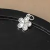 Prata 925 banhada a ouro branco, pingente de flor de gelo finamente trabalhado, pequeno berloque de flor, acessório de flor de pessegueiro para pulseira e colar DIY