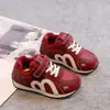 Zapatos para Niña Más Terciopelo Zapatos Deportivos Invierno Superficie de Cuero Zapatos Doble Algodón 2025 Nuevos Niños Medianos y Grandes Zapatos Tipo Papá Zapatos para Niño
