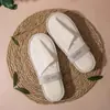 Pantuflas Desechables Star Hotel para Uso en Casa, Antideslizantes para Hospitalidad, Pantuflas Gruesas de Verano para Hotel, Salón de Belleza, Interiores, Venta al por Mayor