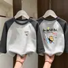 Ropa interior casual tipo primera capa para niños medianos y mayores Parte superior cepillada Se puede usar como prenda exterior Elegante Terciopelo alemán Empalmado Manga larga Ropa de Otoño e Invierno